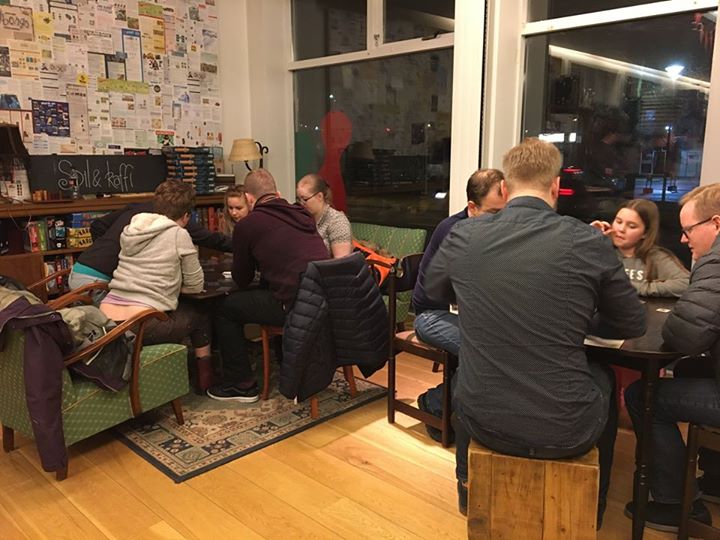 1486733362 665 thad var trodfullt a spilakvoldinu okkar i gaerkvoldi spilud voru allskonar mismu