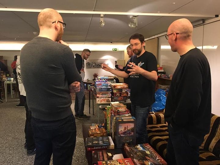 fullt af notudum spilum til solu i spilavinum