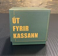 Út fyrir kassann