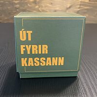 Út fyrir kassann