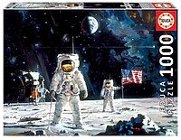 First men on the moon (1000 bita)