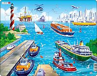 Ships in a busy harbour (35 bitar)