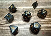 Teningasett: Black/Gold