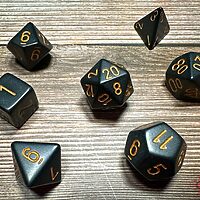 Teningasett: Black/Gold