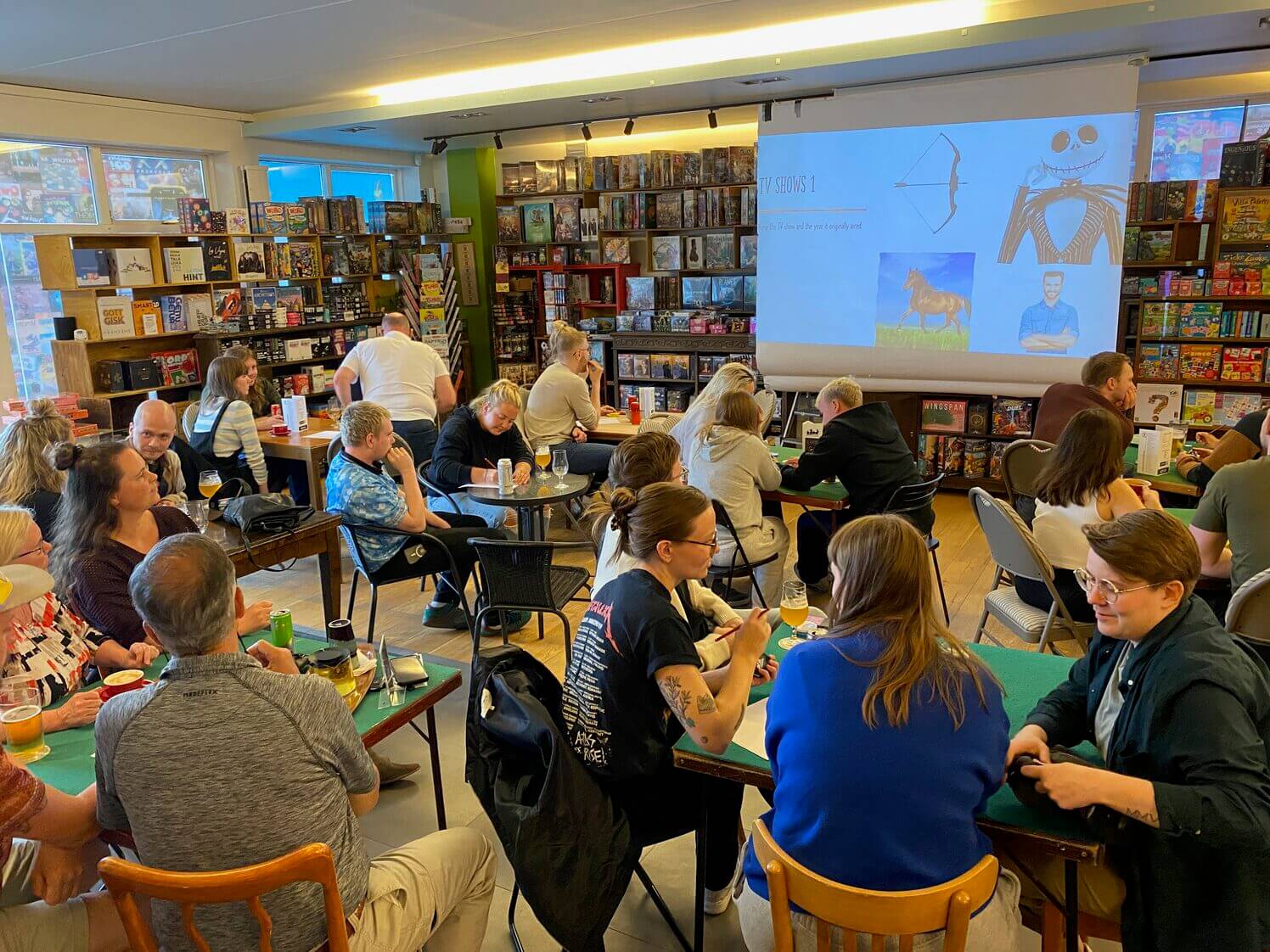 BarSvar í Spilakaffi er frábær skemmtun. Engin spurning.