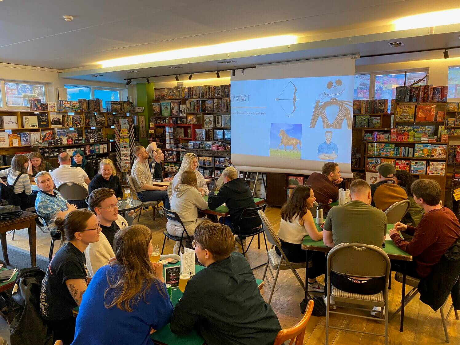 BarSvar í Spilakaffi er frábær skemmtun. Engin spurning.